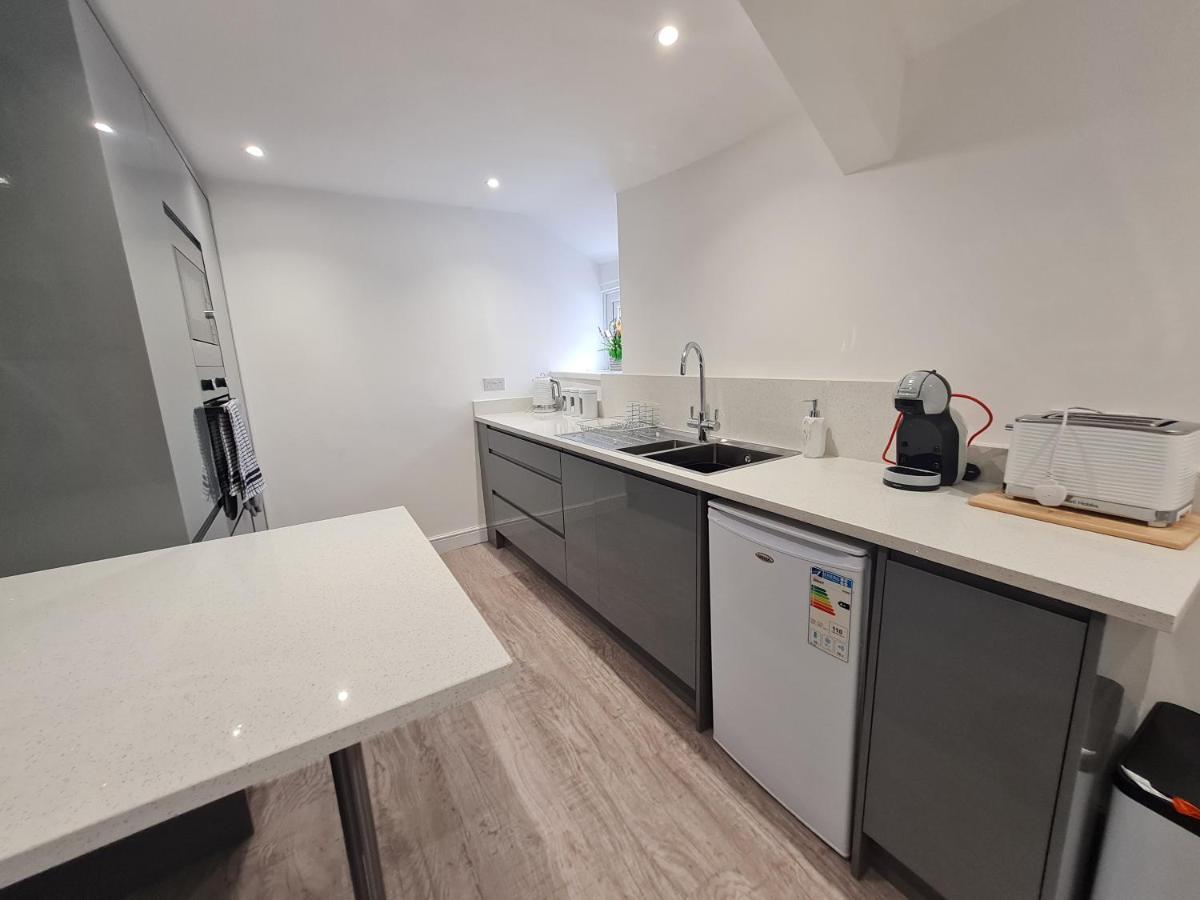 Perfect Location 3 Bed Serviced Apartment With Bike Storage For Bpw. Close To Brecon Beacons Merthyr Tydfil Exterior photo