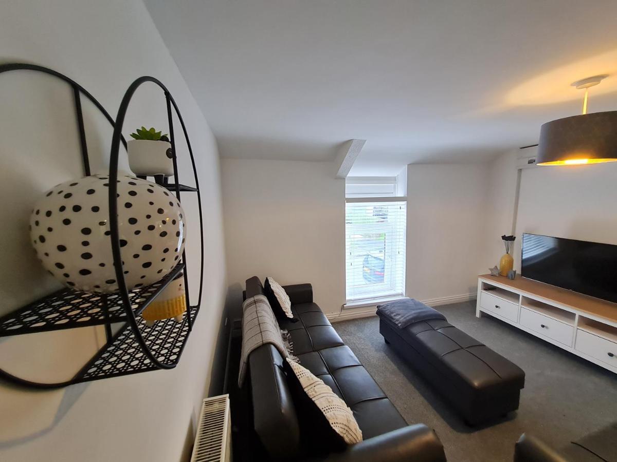 Perfect Location 3 Bed Serviced Apartment With Bike Storage For Bpw. Close To Brecon Beacons Merthyr Tydfil Exterior photo